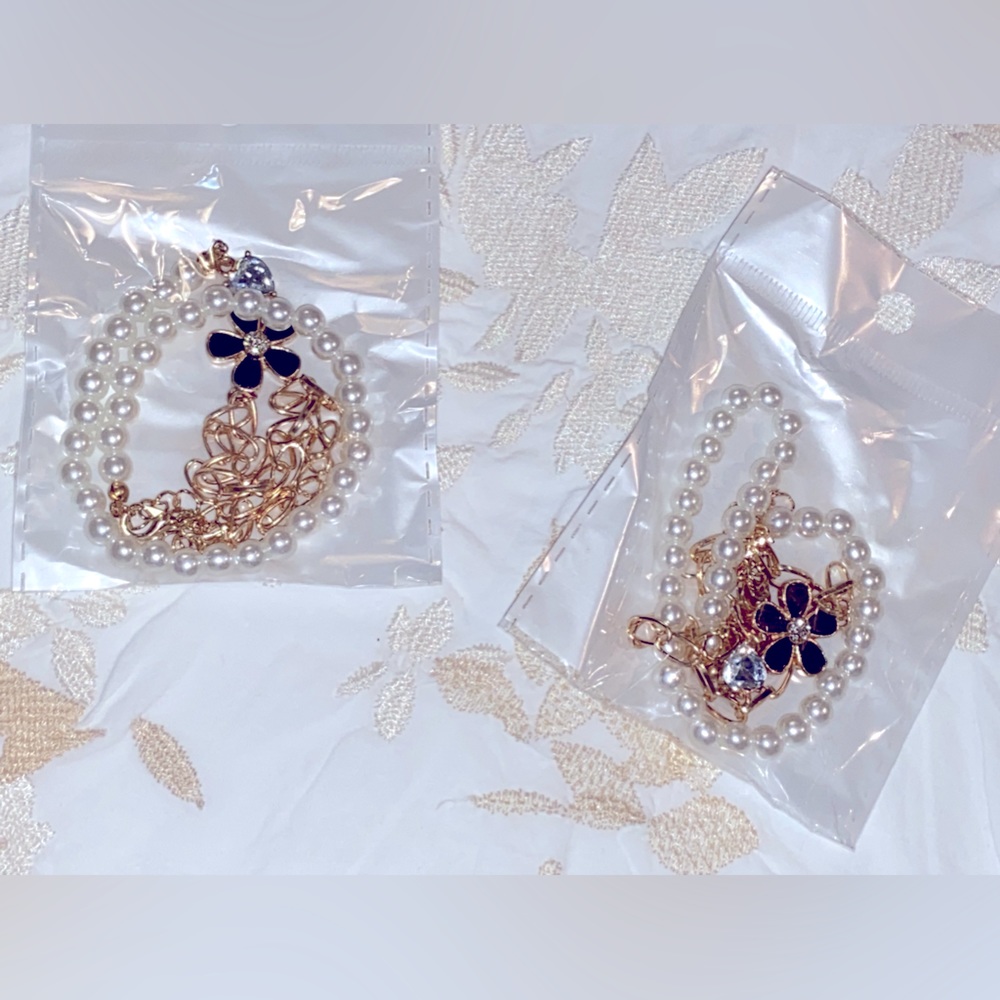 NWT Mixed Gold & Blue Tone Necklace- 17” Chain w/Acrylic Blue Flower & Crystals - Picture 10 of 16